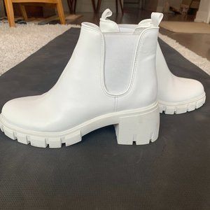 Steve Madden Howler White Chelsea Boots